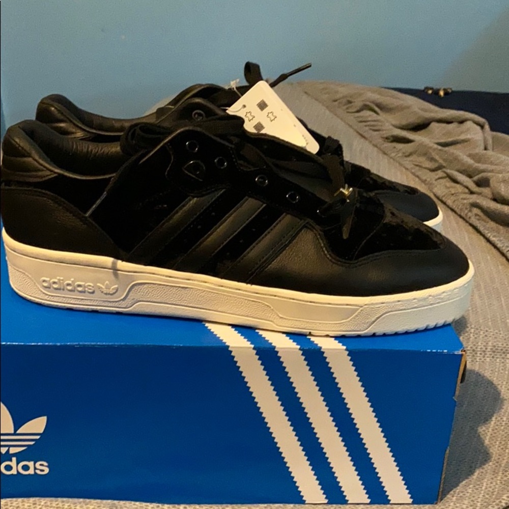 Adidas Rivarly Low - Picture 2 of 4